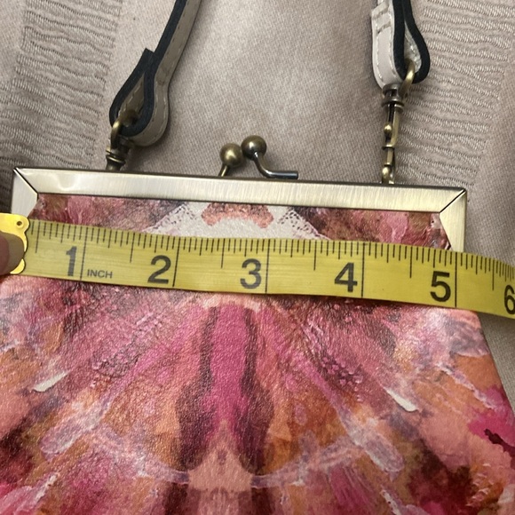 Patricia Nash Spot Print Shell crossbody bag. - Picture 4 of 7
